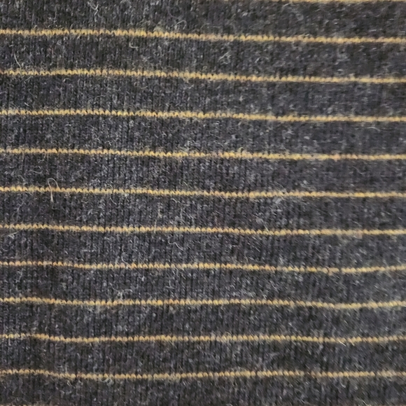 Mountain Hardwear Striped Wool Blend V-Neck Sweater – XL – Grey/Yellow – Outdoor - Picture 6 of 13